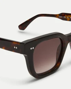 04 Sunglasses in Tortoise