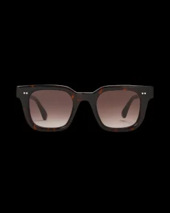 04 Sunglasses in Tortoise