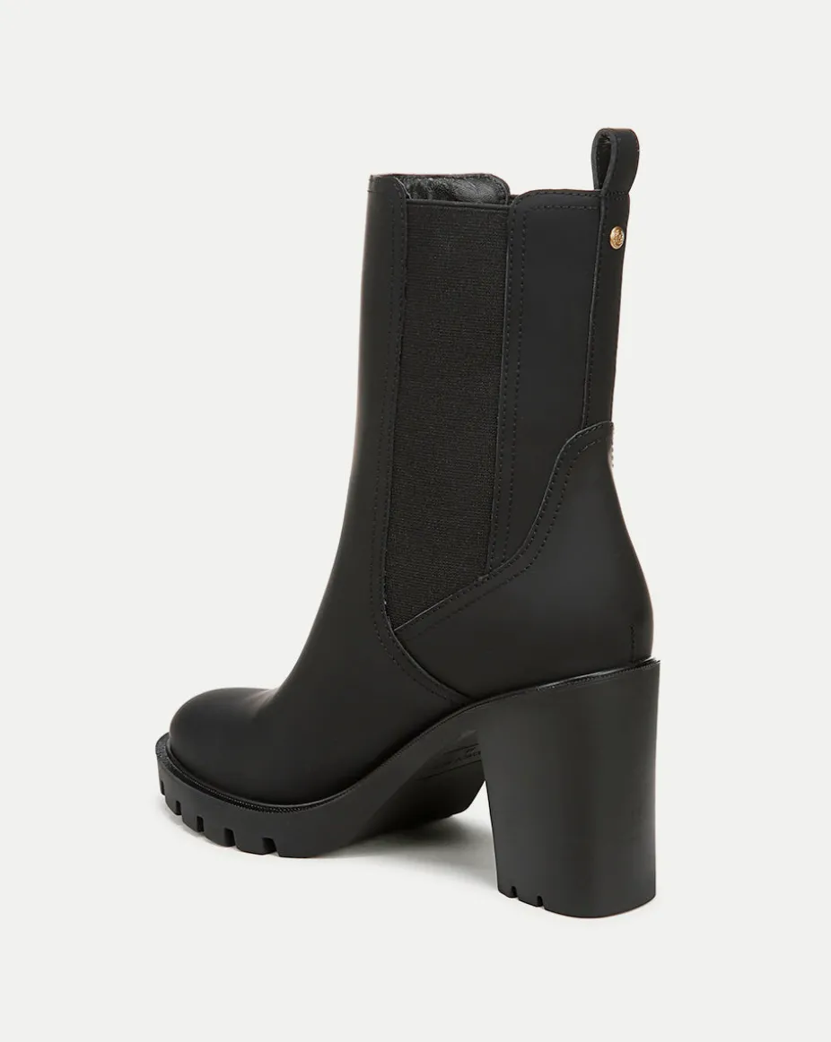 Riley Chelsea Bootie in Black